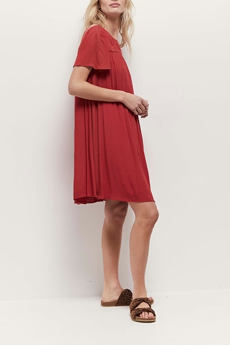 REVIA - CREPE CHILIPEPPER DRESS WITH TONE-ON-TONE EMBROIDERY 4
