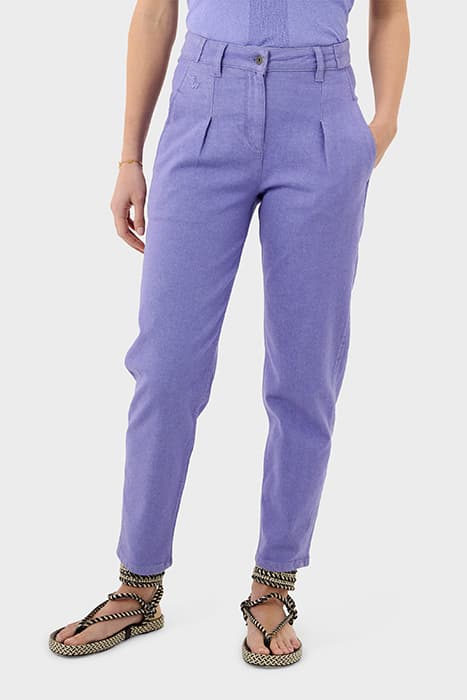 COMFORT FIT TAPERED BROEK JACARANDA by Sandwich