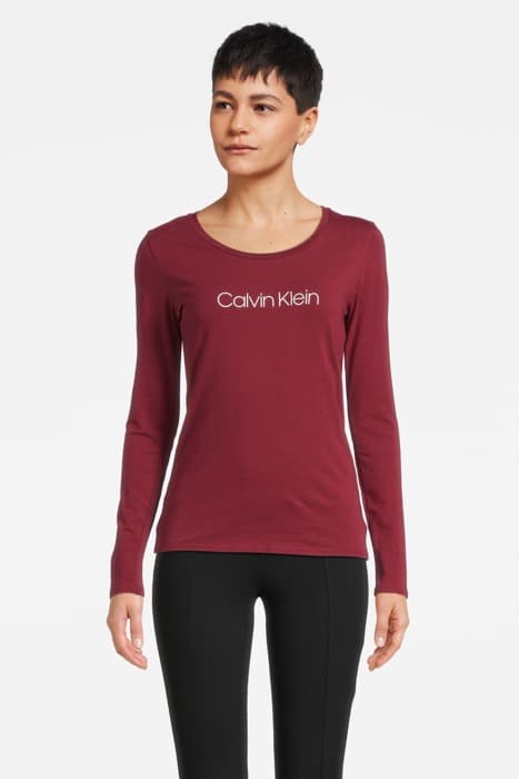 L/S CREW NECK CABERNET by Calvin Klein