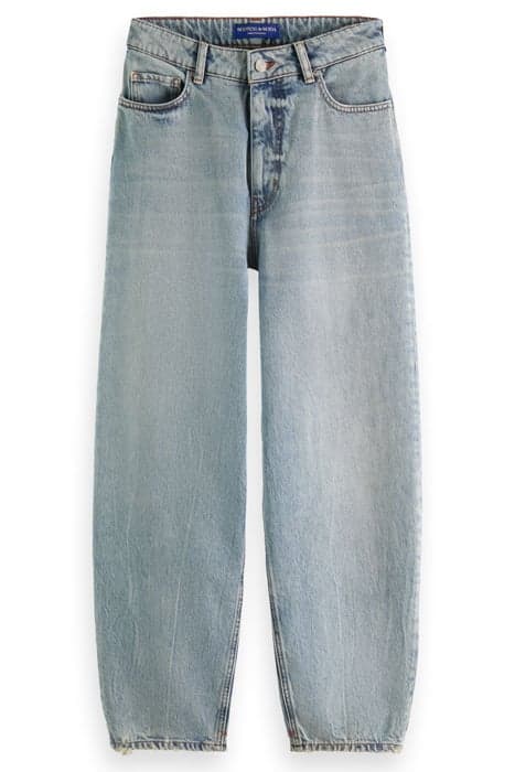 THE TIDE BALLOON JEANS IN ORGANIC COTTON — AT A GLANCE AT A  by Scotch & Soda