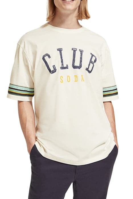 RELAXED FIT CLUB SODA APPLIQUE T-SHIRT IN ORGANIC COTTON OFF by Scotch & Soda