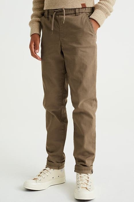 CHINO BROWN by WE Fashion