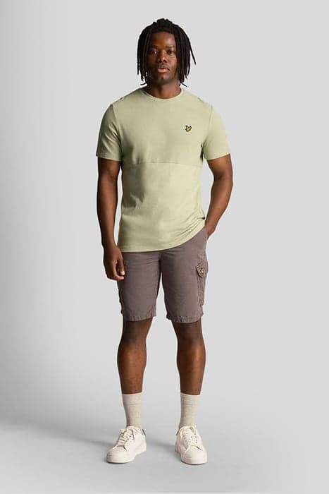 WEMBLEY CARGO SHORT ANTHRACITE by Lyle & Scott