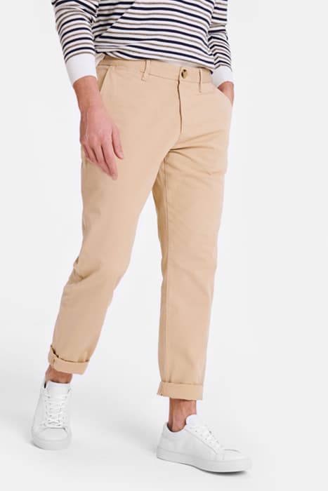 GARMENT DYED REGULAR FIT CHINO SAUTERNE by McGregor