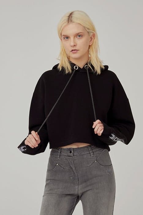 CROPPED SWEATSHIRT LOGOTAPE BLACK by Marcell von Berlin