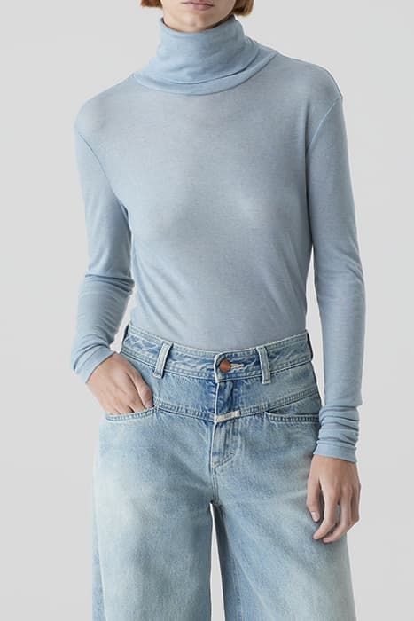 SLIM TURTLENECK DUSTY BLUE by Closed