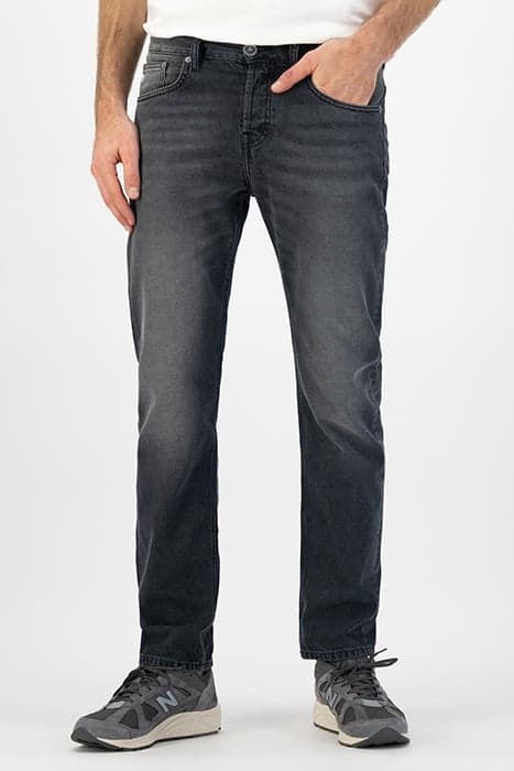 EXTRA EASY WORN BLACK by Mud Jeans