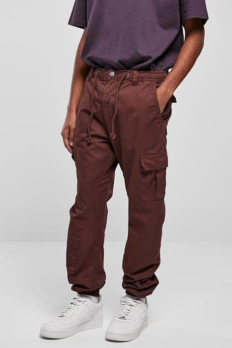 CARGO JOGGING PANTS CHERRY by Urban Classics