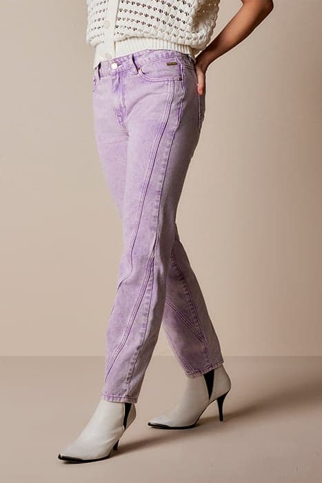 SLIM FIT JEANS COLORED TWILL SOFT ORCHID by Summum Woman