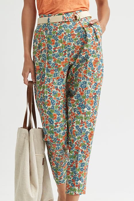 FLORAL STRETCH PRINT TROUSERS WITH DARTS MULTICOLOR by OKY