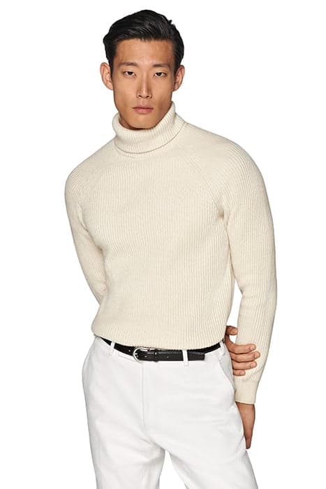 TURTLENECK LUX BLOND CAMEL OFF-WHITE by Suitsupply