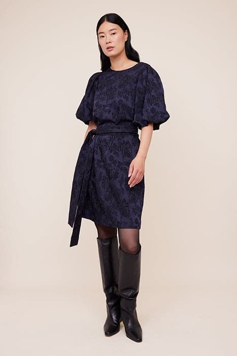 JACQUARD DRESS WITH BELT DARK SAPPHIRE / BLACK by Vanilia