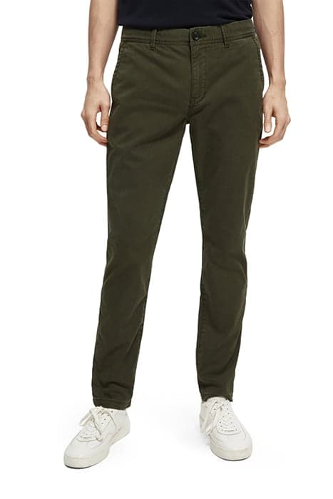 ESSENTIALS - STUART REGULAR SL MILITARY by Scotch & Soda