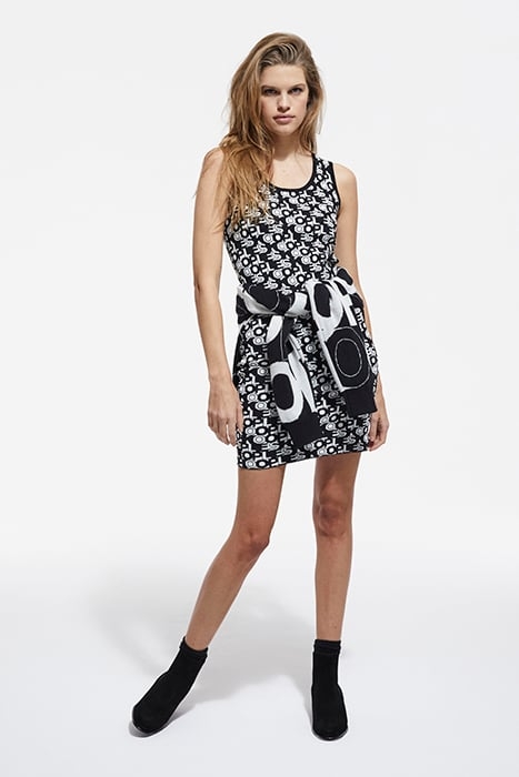 ROBE EN LAINE COURTE AVEC JACQUARD ALL OVER LOGO BLACK WHITE 3