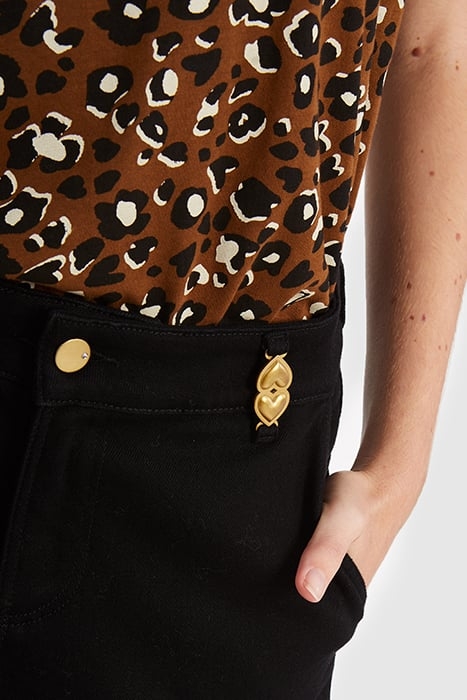 BLACK FLARED JEANS, METAL DOUBLE HEART BELT LOOPS 5